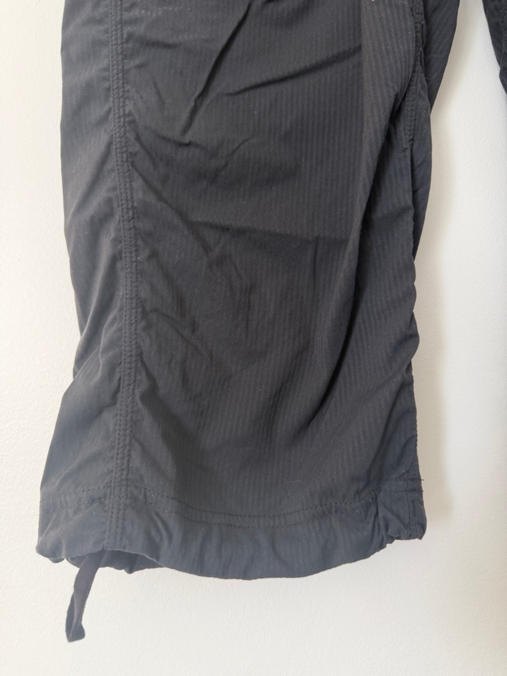 lululemon athletica Dance Studio Crops Black size 6 - Picture 3 of 5